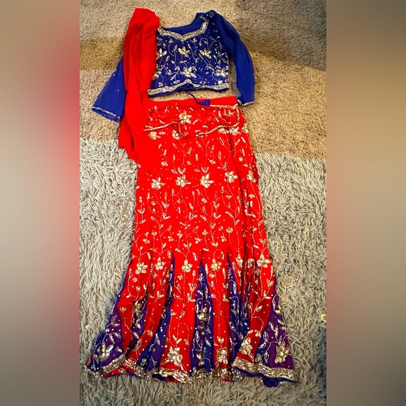 Indian dress - Picture 1 of 1